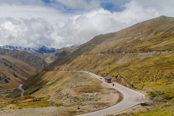 Winding road from Olllantaytambo to Quillabamba in Abra Malaga pass section, Peru