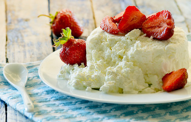 dessert from cottage cheese and strawberries.