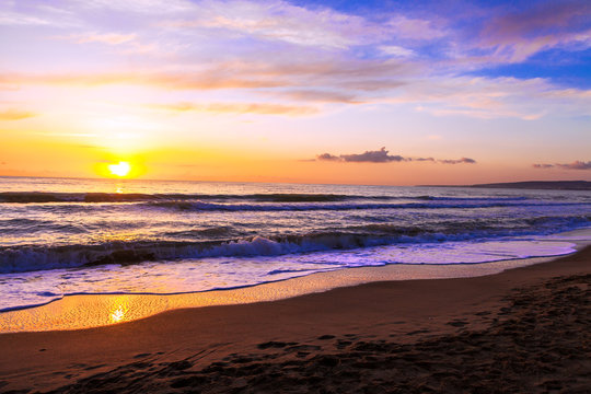 Fototapeta sunset over sea - beauty in nature