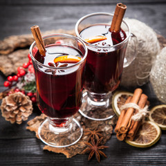 Mulled wine with cinnamon and orange