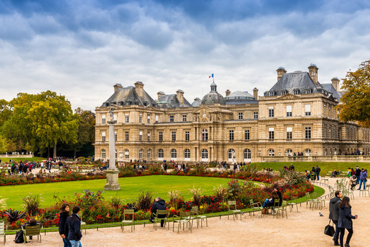 Le S&eacute;nat dans le jardin du Luxembourg, Paris