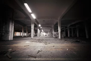 Photo sur Plexiglas Bâtiment industriel dirty industrial interior of an abandoned factory building