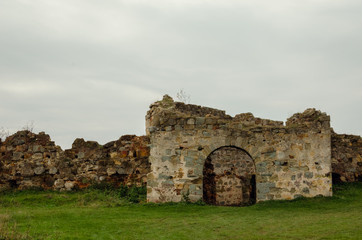 Fototapeta na wymiar Ruins of castle Pnivskyy , Carpatian 