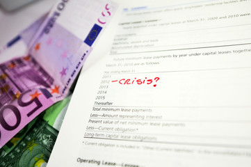 Obraz premium Annual audit report with crisis word next to year 2012 till 2015