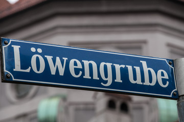 München - Straßenschild Löwengrube