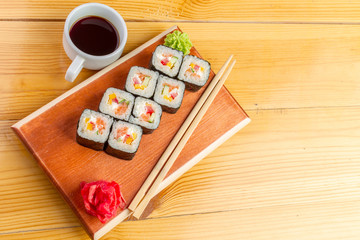 Fototapeta na wymiar Maki roll, sushi