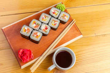 Maki roll, sushi