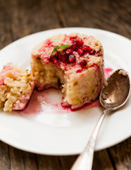 Rice pudding with pomegranate sauce