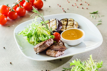 steak with vegetables