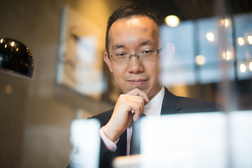 asian business people on coffee