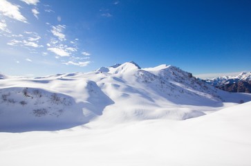 Fototapeta na wymiar Snow and mountain