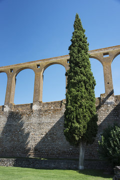 old aquaduct evora