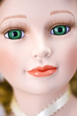 Porzellan-Puppengesicht