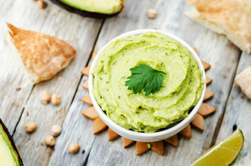 avocado hummus