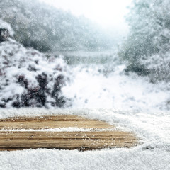 desk of snow 