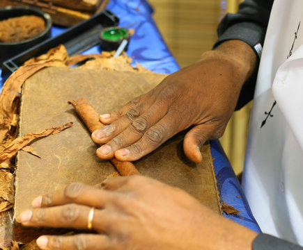 Cigar rolling
