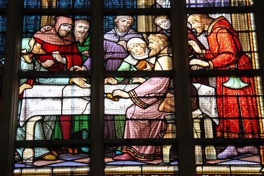 Bruxelles, vitrail de la Cène  dans l'église du Sablon, Belgique