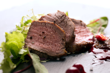 Roasted beef with fresh salad