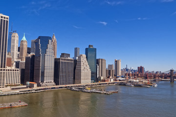 Fototapeta na wymiar Manhattan midtown panorama over East River