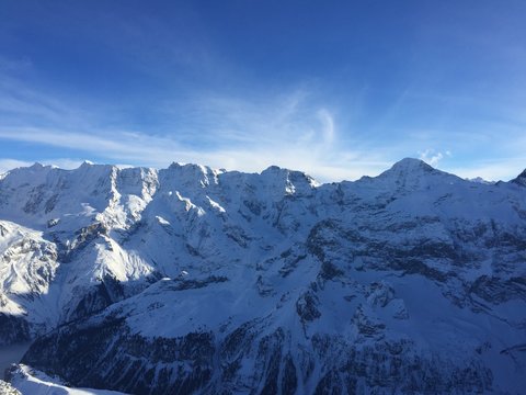 Ausblick Vom Berg PIZ Gloria In Der Schweiz. Über Den Wolken.