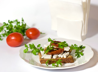 Bread with sun dried tomatoes and mozzarella