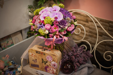 beautiful bouquet of bright white rose flowers, on table