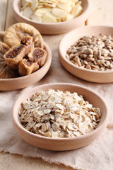 granola cereal ingredients.