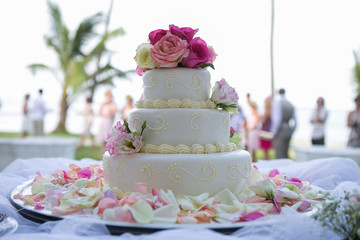 Wedding cake with roses