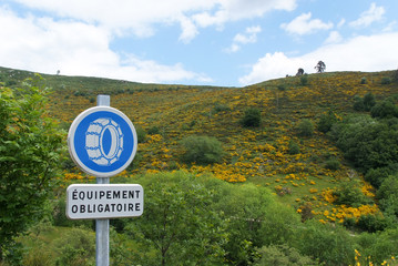 panneau indicateur - chaine obligatoire