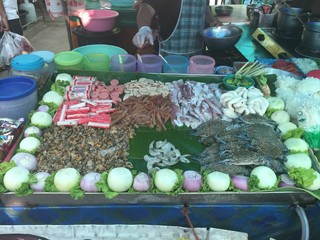 night market © olgalisa88