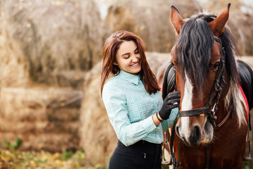 Obraz premium Portrait of Young woman and Horse