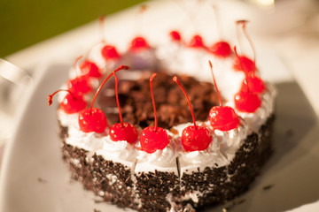 Decorating desserts was prepared for the wedding party.