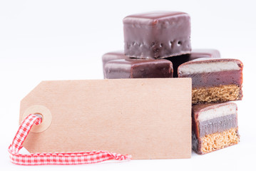 Dominosteine mit leerem Schild