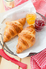 Frische Croissants zum Fruehstueck
