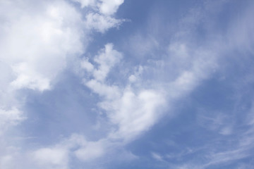 Obraz premium white clouds in the blue sky