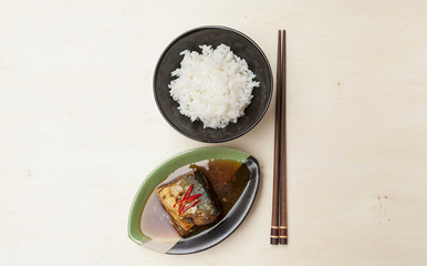 Grilled fish with teriyaki sauce searve with steamed rice