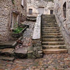 mittelaterliche treppe in senlis