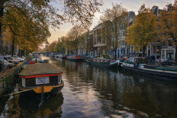 Fototapeta na wymiar The mood of the autumn of Amsterdam.
