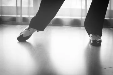 Cercles muraux École de danse Chaussures pieds jambes danseur de professeur de danse de salon masculin