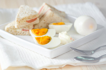 boiled eggs with bread sandwich