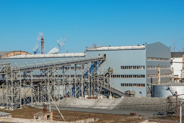 Industrial building plant for the production of sugar from sugar