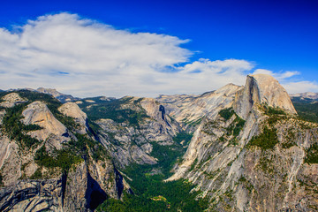 Fototapeta na wymiar Glacier Point in Yosemite National Park, California, USA