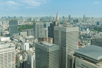 Fototapeta na wymiar Cityscape of Tokyo skyscrapers in shinjuku financial district, J