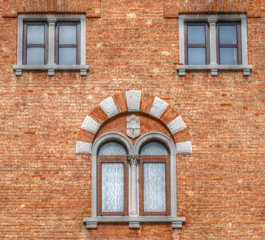 Old palace / Vecchio palazzo