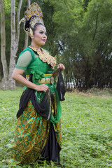 Sundanese Dancer
