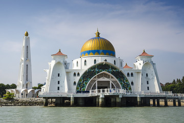 Fototapeta na wymiar Beauty of Malacca Straits Mosque. Malacca City is the capital city of the Malaysian state of Malacca. It was listed as a UNESCO World Heritage Site on 7 July 2008