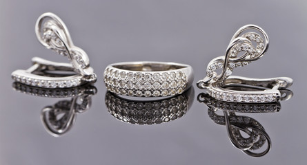 A set of fine silver jewelry