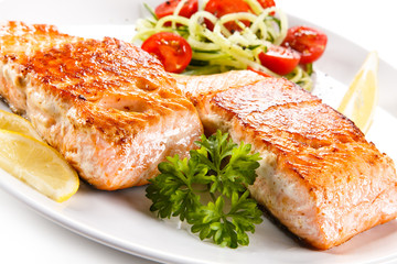 Grilled salmon and vegetables 