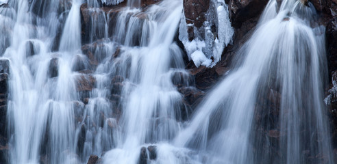 Fototapeta na wymiar Winter waterfall