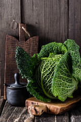 Wirsing auf Holzbrett © ji_images